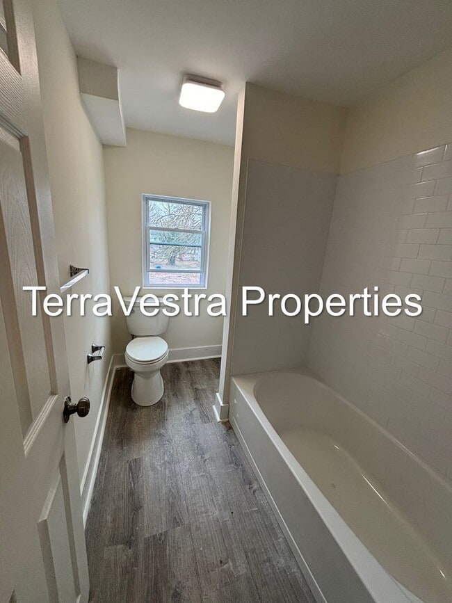 Building Photo - 2 Bed with a bonus room in Bridgeton!