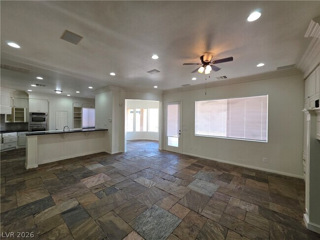 Building Photo - 9338 Wilderness Glen Ave