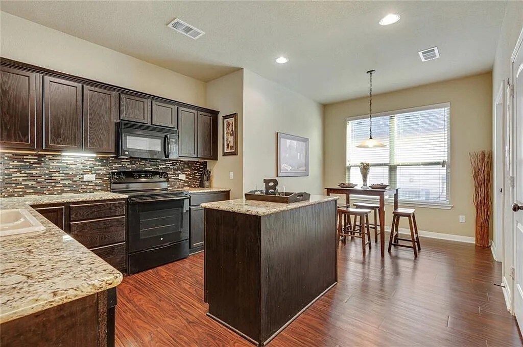 Building Photo - 10709 Burnham Dr