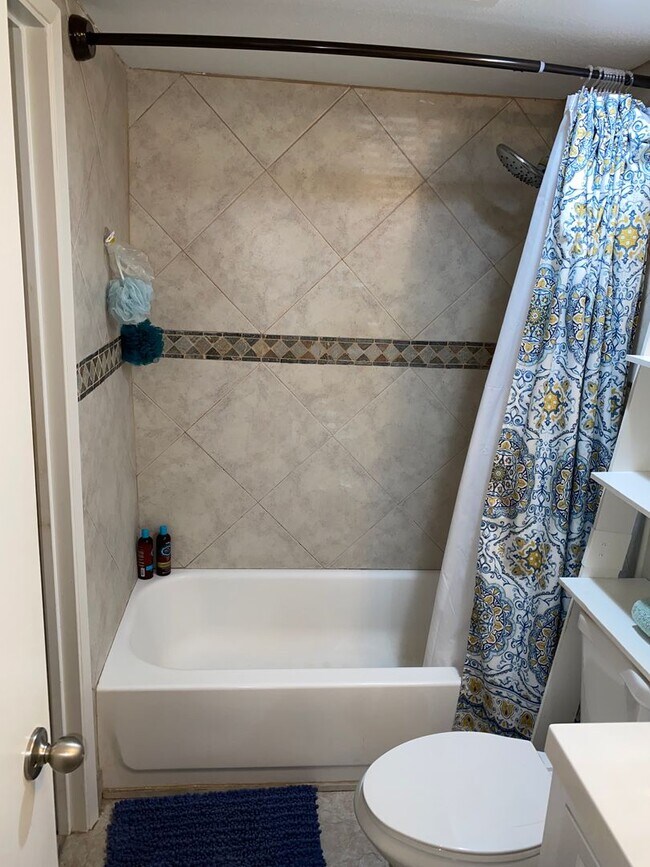 Building Photo - Nicely Furnished, tastefully remodeled, downstairs Kihei Villages with 2 designated parking spaces