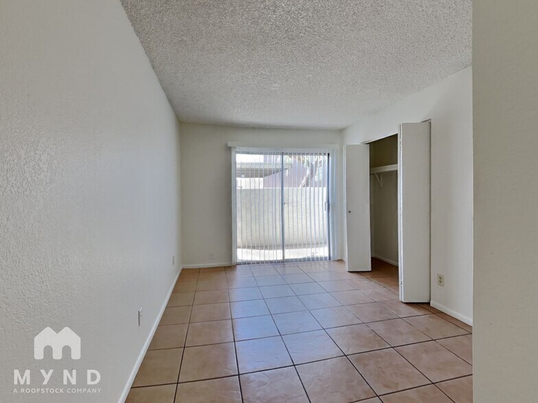 Building Photo - 2828 E Tierra Buena Ln