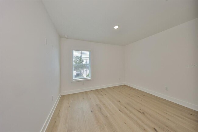 Building Photo - 1314 1/2 W Lemon St