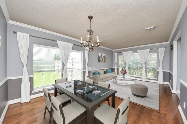 Building Photo - 8602 Briar Oaks Ln