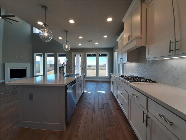 Building Photo - 7575 Pemberley Ct