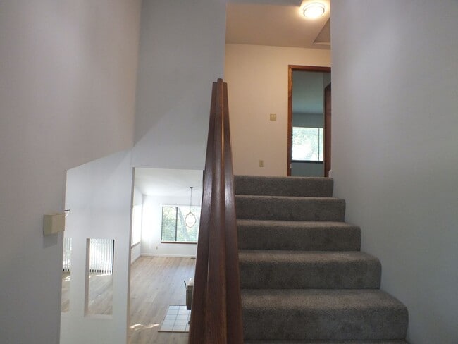 Building Photo - Cameron Park 2/2 1600 sf hidden gem!