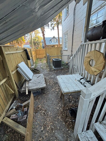 Building Photo - 3305 N Laura St