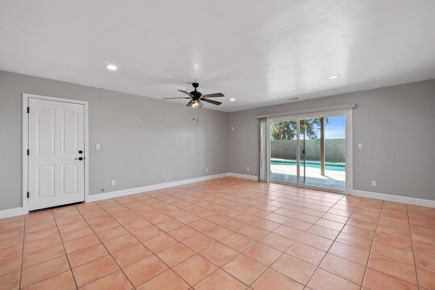 Building Photo - 9851 Deep Water Ln