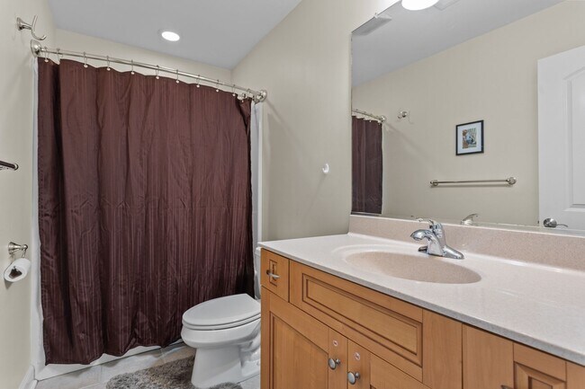 Building Photo - Welcome to your dream home in Norfolk, Virginia!