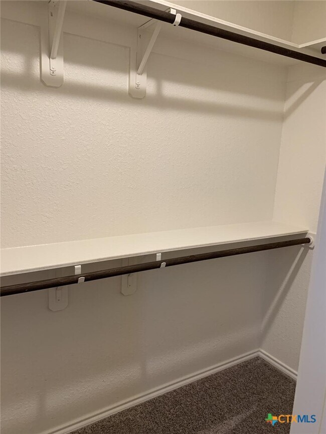 Building Photo - 2412 Alterman Dr