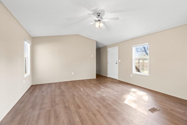 Building Photo - 15843 Country Way