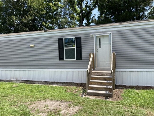 Primary Photo - 2209 E Effingham Hwy