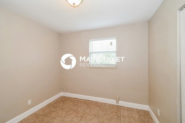 Building Photo - 3 Bedroom Pet-Friendly Home in Jacksonvill...