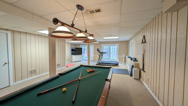 Building Photo - 40 Hull Pl