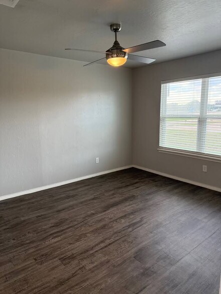 Building Photo - 505 Industrial Dr W
