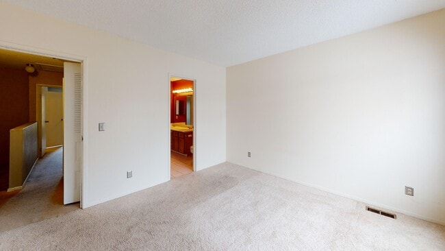 Building Photo - 449 S Wright St