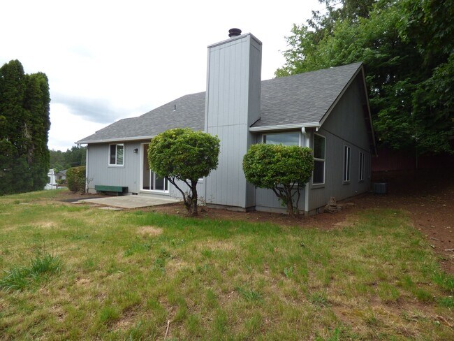 Building Photo - Rent Special: 1/2 Off August's Rent!! 3 bed 2 bath House in South Salem!