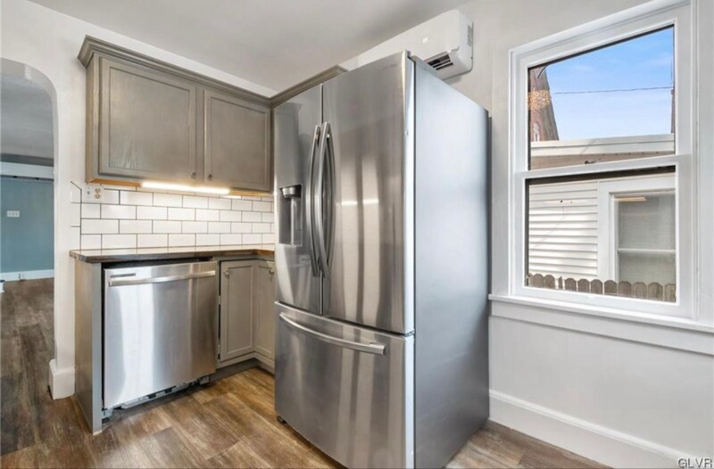 Building Photo - 256 Lehigh Ave