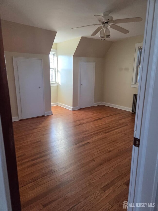 Building Photo - 250 Thomas St