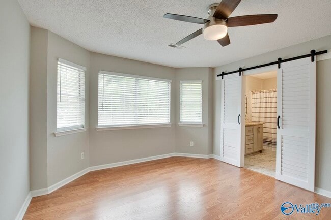 Building Photo - 118 River Oaks Dr