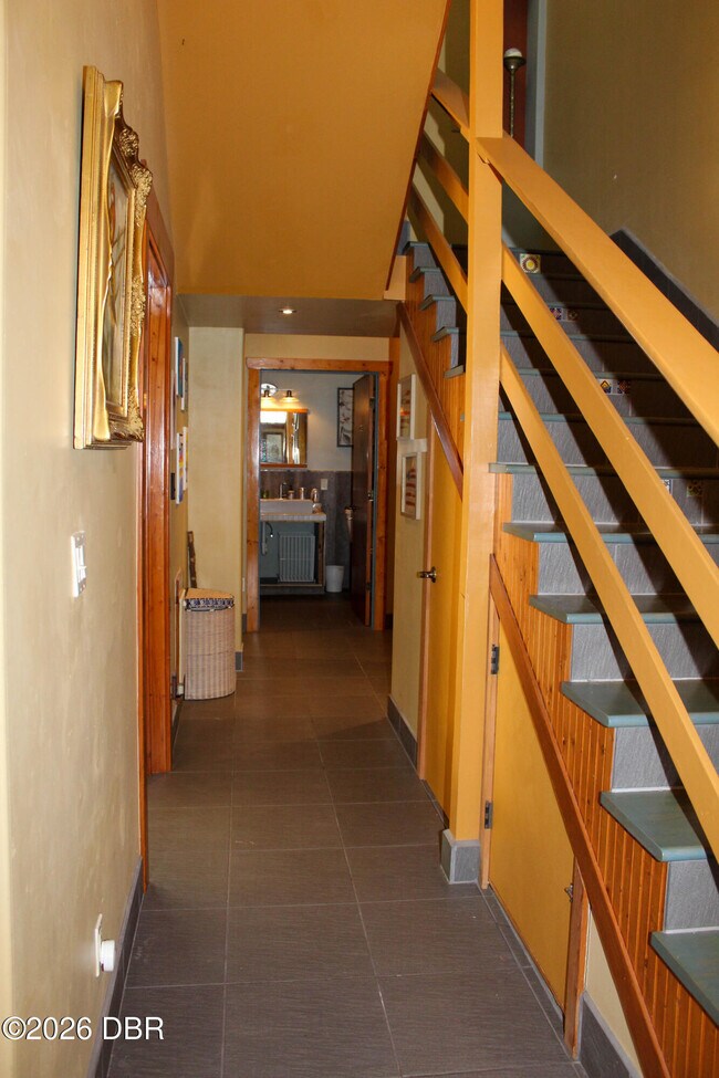 Building Photo - 100 Peterson Ct