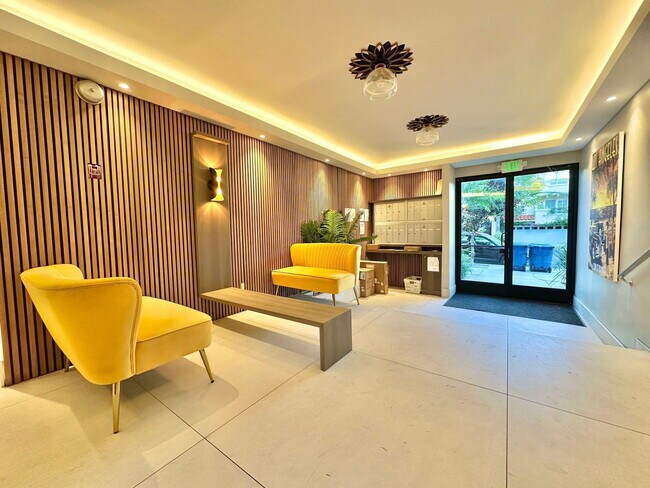 Building Photo - 919 N Alfred St