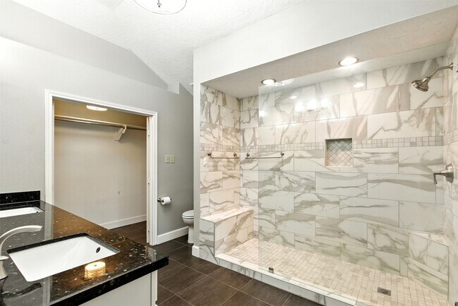 Building Photo - 5438 Garden Village Dr