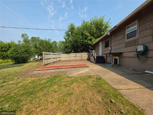 Building Photo - 1306 Woodhill Rd