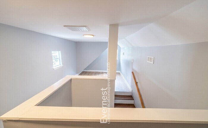 Building Photo - 2311 Fairleigh St