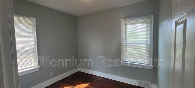 Building Photo - 555 Wesbrook St