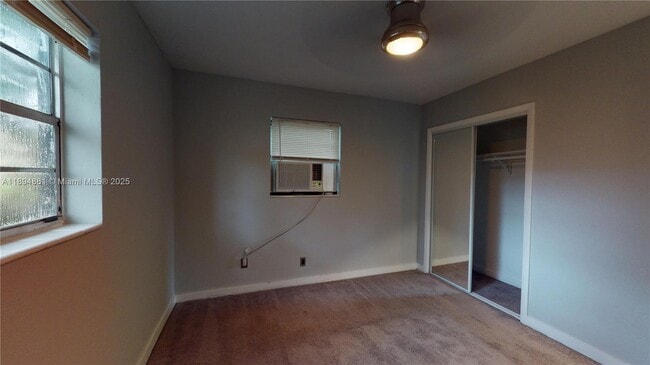 Building Photo - 404 NW 21st Terrace
