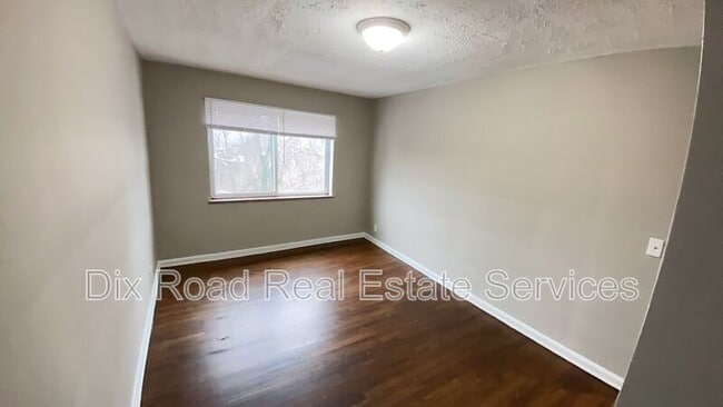 Building Photo - 2390 Harrison Ave