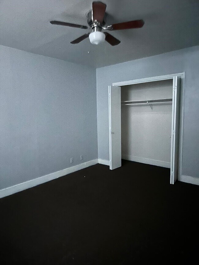 Building Photo - 800 Travis St