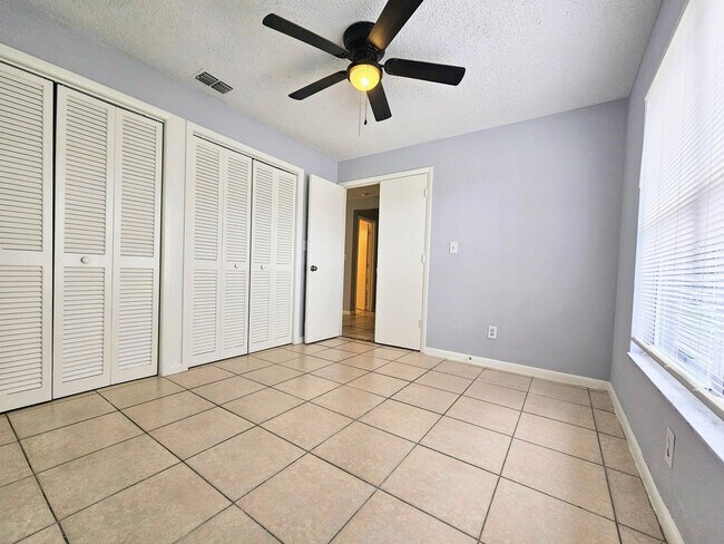Building Photo - Beautifully Maintained 3-Bedroom Home with...
