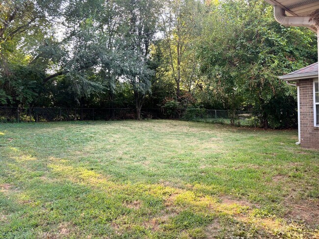Building Photo - 3 Bedroom All Brick Home Southwest Springf...