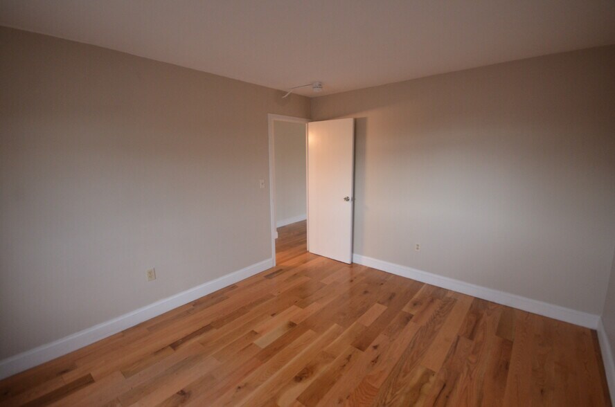 Building Photo - 119 Trapelo Rd
