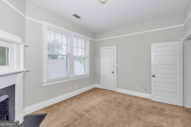 Building Photo - 211 Broad St