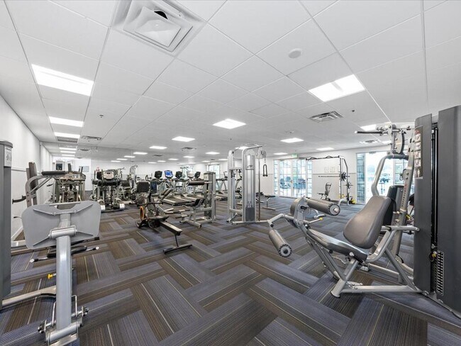 Building Photo - 5415 Verona Dr