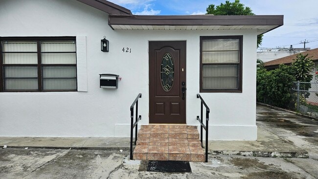 Building Photo - 421 Ardmore Rd