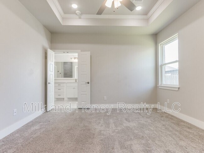 Building Photo - 6271 NW 178th Cir