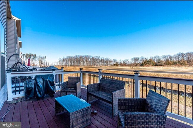 Building Photo - 42440 Dogwood Glen Square