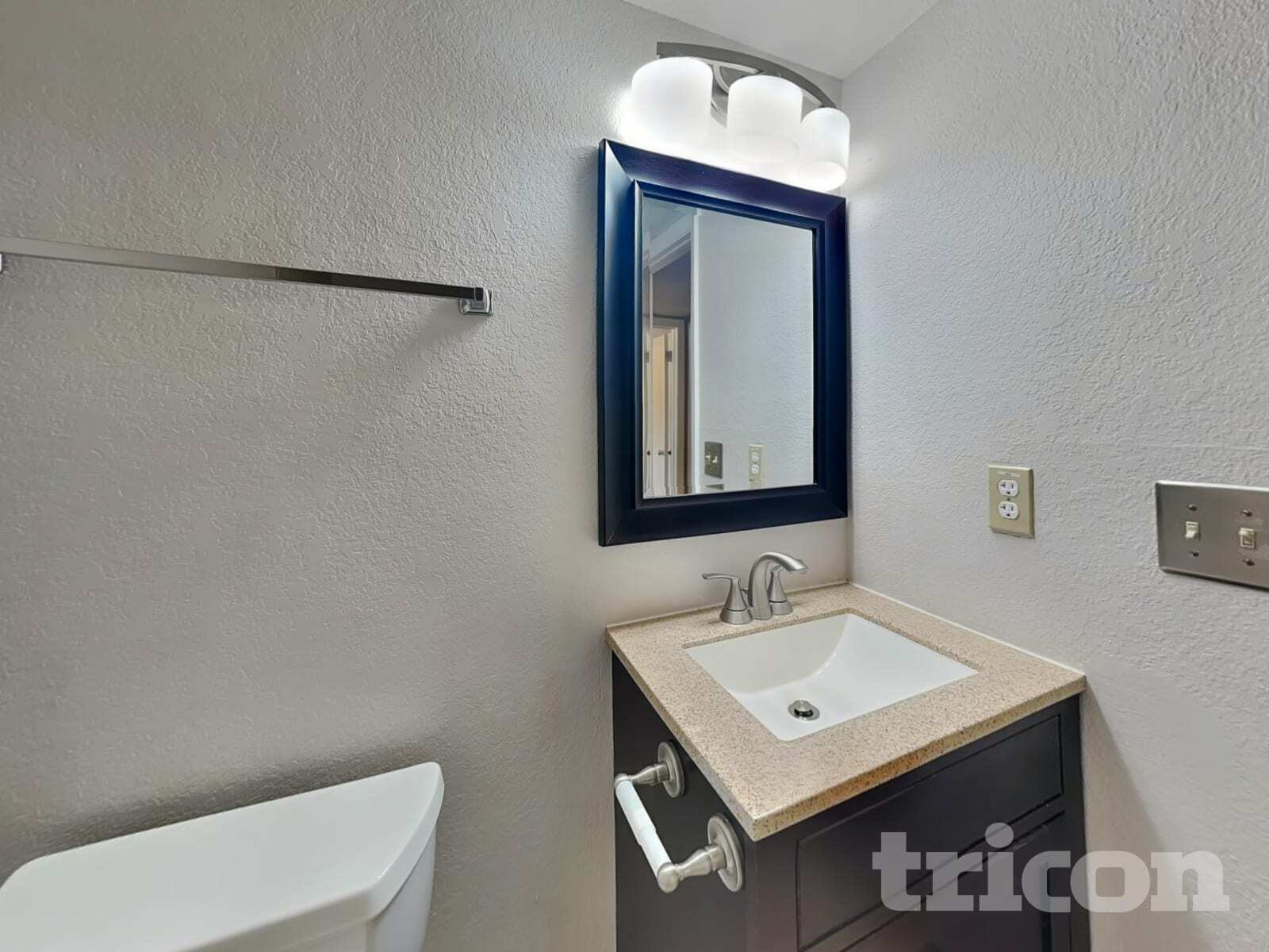 Building Photo - 5772 S Netherland St