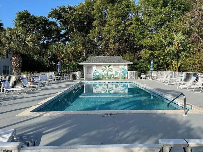 Building Photo - Stunning 2BR Condo in Naples - Lease for three (3) to 12 month.
