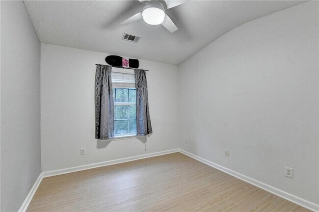 Building Photo - 229 Riverstone Commons Cir