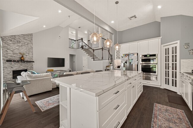 Building Photo - 6514 Kings Summit Dr