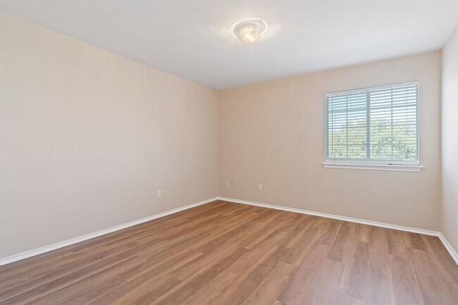Building Photo - 10808 Chippenhook Ct