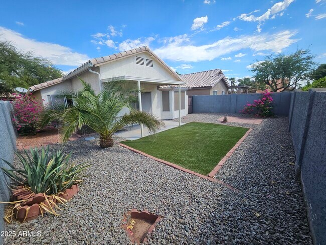 Building Photo - 4161 E Tanglewood Dr