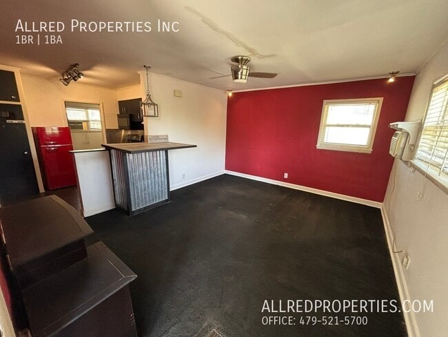 Building Photo - 621 N Leverett Ave