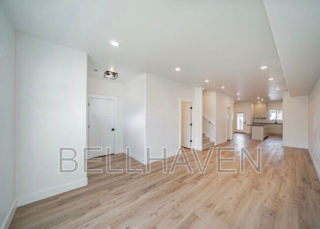 Building Photo - 1471 Elmore Ave