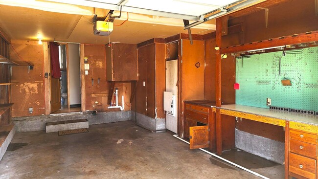 Building Photo - Darling 3 Bed 1.5 Bath 1 Car Garage in the Country Estates Addn Midwest City