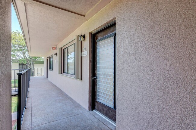 Building Photo - 15109 Ashland Dr